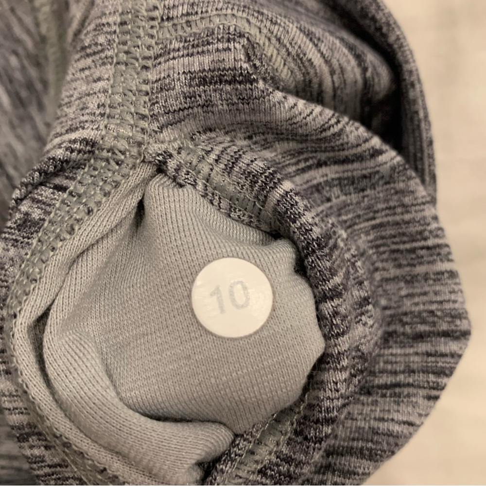 Lululemon Wunder Under Crop Size 10 Grey - image 6